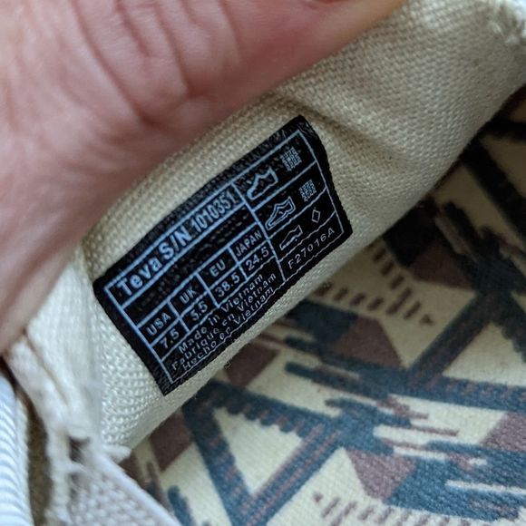 Teva Willow Slip on women's sz 7.5 fits like a wide 38.5 excellent condition - Picture 12 of 12